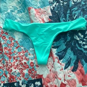 Victoria’s Secret swimsuit bottoms size M